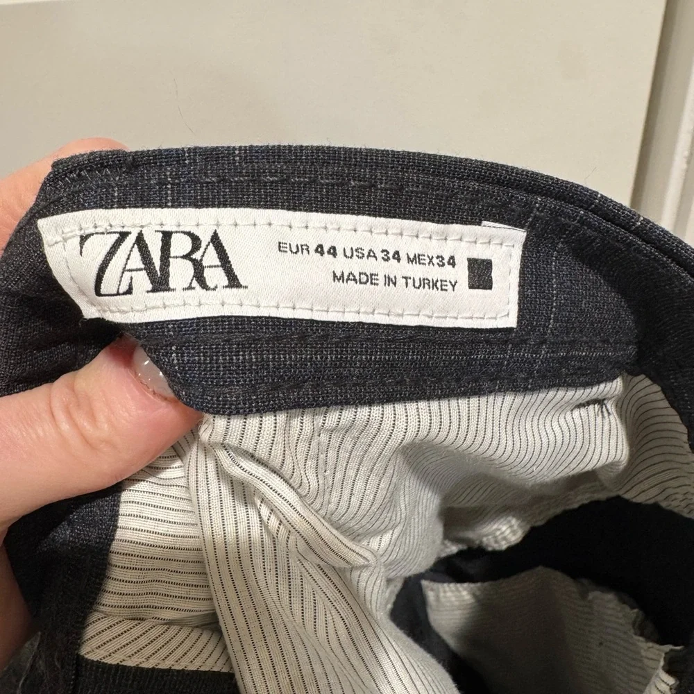 ZARA Men’s Plaid Straight leg chino